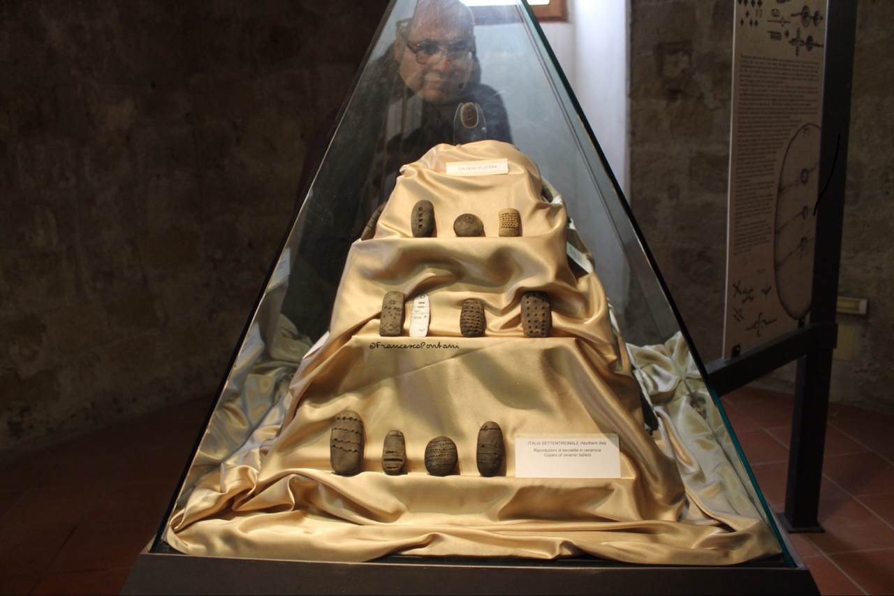 tavolette_enigmatiche_museo_preistoria_valentano.jpg