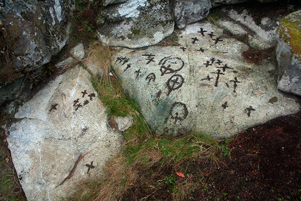 th_d9631e1bf83dbd91a546ee14ac2a0255_penedo_das_cruces_02